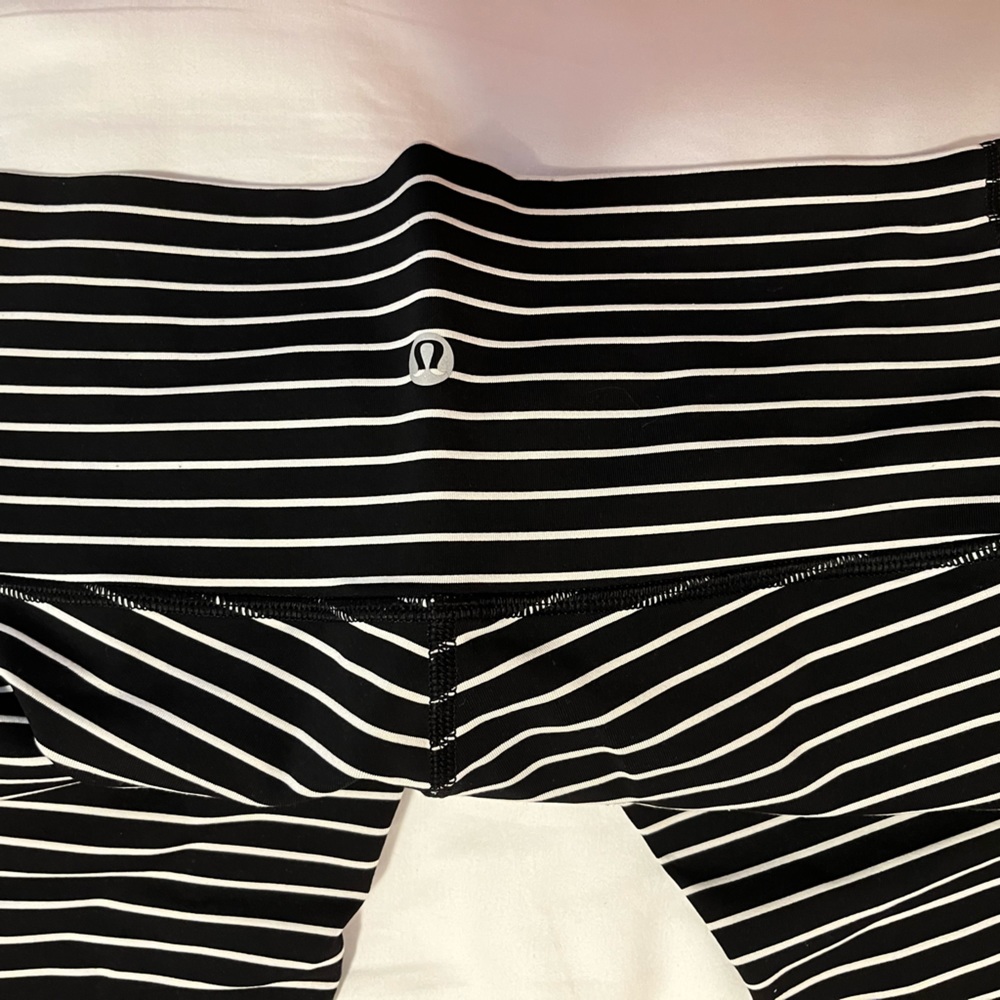Tight cropped leggings w stripes